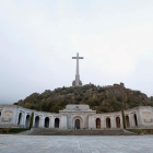 La Basílica del Valle de los Caídos presidida por la gran cruz.