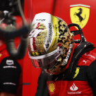 Leclerc dominó el corto y lluvioso último libre en Singapur
