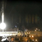 Captura de vídeo de la centra de Zaporíjia just abans d'un impacte.