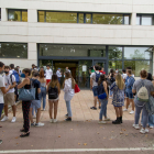 Alumnes al campus de Cappont de Lleida just abans d'iniciar la selectivitat en una imatge d'arxiu.
