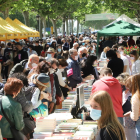 El públic va participar de nou en la festa del llibre i la rosa a Lleida, amb parades a l’espai perimetrat a l’avinguda Francesc Macià.