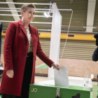 La primera ministra danesa, Mette Frederiksen, al votar.