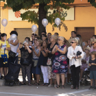 Veïns i familiars van guardar un minut de silenci en record de la nena morta dimecres.