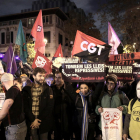 Una quarantena d’entitats van convocar una concentració a Barcelona contra la reforma.