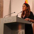La portaveu del Govern, Patrícia Plaja, atén els mitjans de comunicació des de la sala de premsa del Palau de la Generalitat