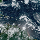 Danielle s'intensifica a l'Atlàntic nord i es pot convertir en huracà DESCRIPCIÓ: Imatge satelital cedida aquest dijous per l'Oficina Nacional d'Administració Oceànica i Atmosfèrica dels Estats Units (NOAA), a través del Centre Nacional d'Huracans (NHC), on es mostra el estat del clima a l'Atlàntic.