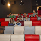 Els Cinemes Majèstic de la capital de l’Urgell es van omplir ahir a la nit per veure l’estrena d’‘Alcarràs’, amb alguns dels protagonistes.