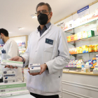 La farmàcia Manso, de passeig de Ronda, ven més tests des de l’eliminació de les mascaretes.
