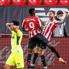 Williams e Íñigo Martínez celebran el gol de este último que sentenciaba al Atlético.