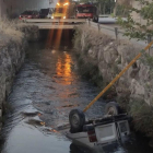 Encuentran un vehículo en el interior del canal en Les Borges Blanques
