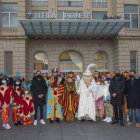 Sus Majestes llegaron con el tren de La Pobla a la estación, donde fueron recibidos por el acalde, Miquel Pueyo, y el concejal Ignasi Amor. 