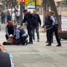 Moment de la detenció de l’atracador.