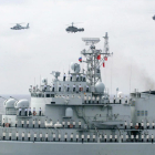Imatge d’un vaixell de guerra xinès durant unes maniobres militars.