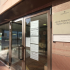 Vista de la entrada al Registro Civil de Lleida.