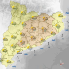 En el mapa de previsión del SMC para este viernes por la tarde todas las comarcas aparecen con riesgo meteorológico amarillo o naranja.
