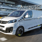 L'Opel Vivaro és l'autèntic vehicle polivalent: pràctic, flexible i modern, amb els sistemes d'assistència a la conducció d'un turisme.