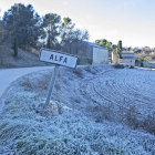 El paisatge blanc pel fred a Alfà, al municipi de Torrefeta i Florejacs.
