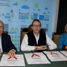 L'alcalde de Mollerussa, Marc Solsona, amb el president del CIS Ángel Olaran, Josep Maria Pujol, i la regidora d'Acció Social, Anna Carné.