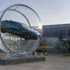 El nou Peugeot 408, que s'exhibirà per un curt espai de temps a l'escenari mòbil The Sphere de París, formarà part del món real a començaments del 2023 quan surti a la venda.