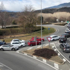 Imatge de les cues ahir al migdia a la Seu d’Urgell en direcció a Andorra.