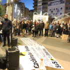 Concentració contra el passaport Covid - La plaça Ricard Viñes de Lleida va acollir ahir una vegada més una protesta en contra de l’aplicació del passaport Covid i de rebuig de la vacunació de menors d’edat. La protesta va transcórrer se ...