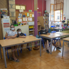 Imatge de l’inici de curs a l’escola dels Omells, amb 4 dels 5 alumnes que hi havia, al setembre.