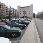 Una zona d'aparcament a Lleida.