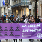 Marea Lila Lleida va tornar a marxar ahir contra els feminicidis pels carrers de la capital del Segrià.