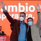 Pedro Sánchez i Luis Tudanca, ahir en un acte de precampanya electoral a Palència.