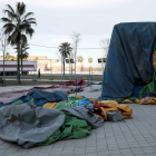 Imagen de la semana pasada del castillo hinchable un día después de ser levantado varios metros del suelo por una ráfaga de viento en Mislata (Valencia).