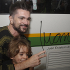 Juanes, en una imagen de archivo en el metro de Medellín.