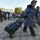 Civiles evacuados de la región de Jersón llegan a Crimea.