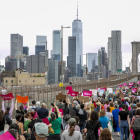 Marchas a favor del aborto en EEUU  - Miles de mujeres salieron el sábado a las calles de las principales ciudades de EEUU (como en Nueva York, en la foto) para manifestarse a favor del aborto legal en todo el país ante la posibilidad de que el S ...