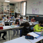 Alumnos con mascarilla ayer en un colegio de la ciudad de Lleida