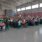 Más de 800 comensales se reúnen en Tremp para degustar cordero