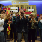 Jordi Fàbrega, al centre, celebra els resultats a les municipals del 2019 a la Seu d’Urgell.