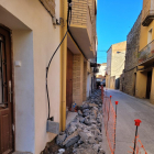 Renovació de la xarxa d’aigua al carrer Sant Sebastià - L’ajuntament està renovant la xarxa d’aigua i la canalització de gas natural en aquest carrer, fet que suposarà una inversió de 52.400 euros que ja executen la firma Irriga Water S ...