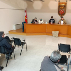 Ple per demanar la dimissió del primer edil - El ple de la Portella es va reunir ahir a instàncies del grup d’ERC, a l’oposició, per demanar explicacions a l’alcalde, Carles Català, sobre el desnonament d’un veí el mes de gener passat  ...
