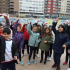 Alumnes del col·legi Maristes Montserrat sense mascareta al pati des de dijous passat.