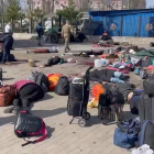Cadáveres en la estación de tren de Kramatorsk.