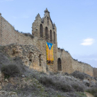 Imatge de les restes del castell medieval de Sanaüja.