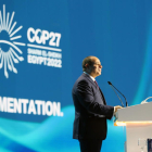 El presidente de Egipto habla durante la inauguración de la COP27 en Sharm al-Sheikh.