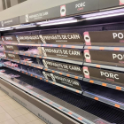 La sección de carne de un supermercado en Lérida quedó ayer tarde sin existencias.