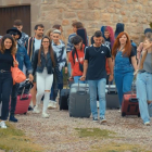Els participants del concurs arriben a la masia del Berguedà.