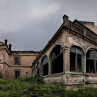 El fotògraf Llorenç Melgosa va retratar l’exterior i l’interior de l’antiga estació del Pla de Vilanoveta per a una exposició de fotos d’edificis abandonats.