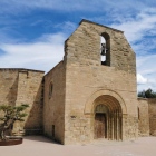 Santa Coloma de Queralt és a una hora en cotxe de Lleida i s'hi poden veure pintures murals de Josep Minguell.