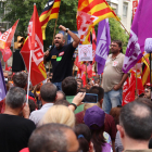 Un miler de sindicalistes es van concentrar a Barcelona a les portes de la seu de Foment del Treball.