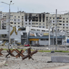 Imagen de edificios destruidos por ataques rusos en Járkov.