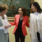 Robles amb l’antiga directora del CNI, Paz Esteban, i la nova, Esperanza Casteleiro.