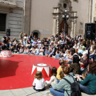 Un espectáculo de la Fira de Titelles en la plaza Sant Francesc de Lleida.